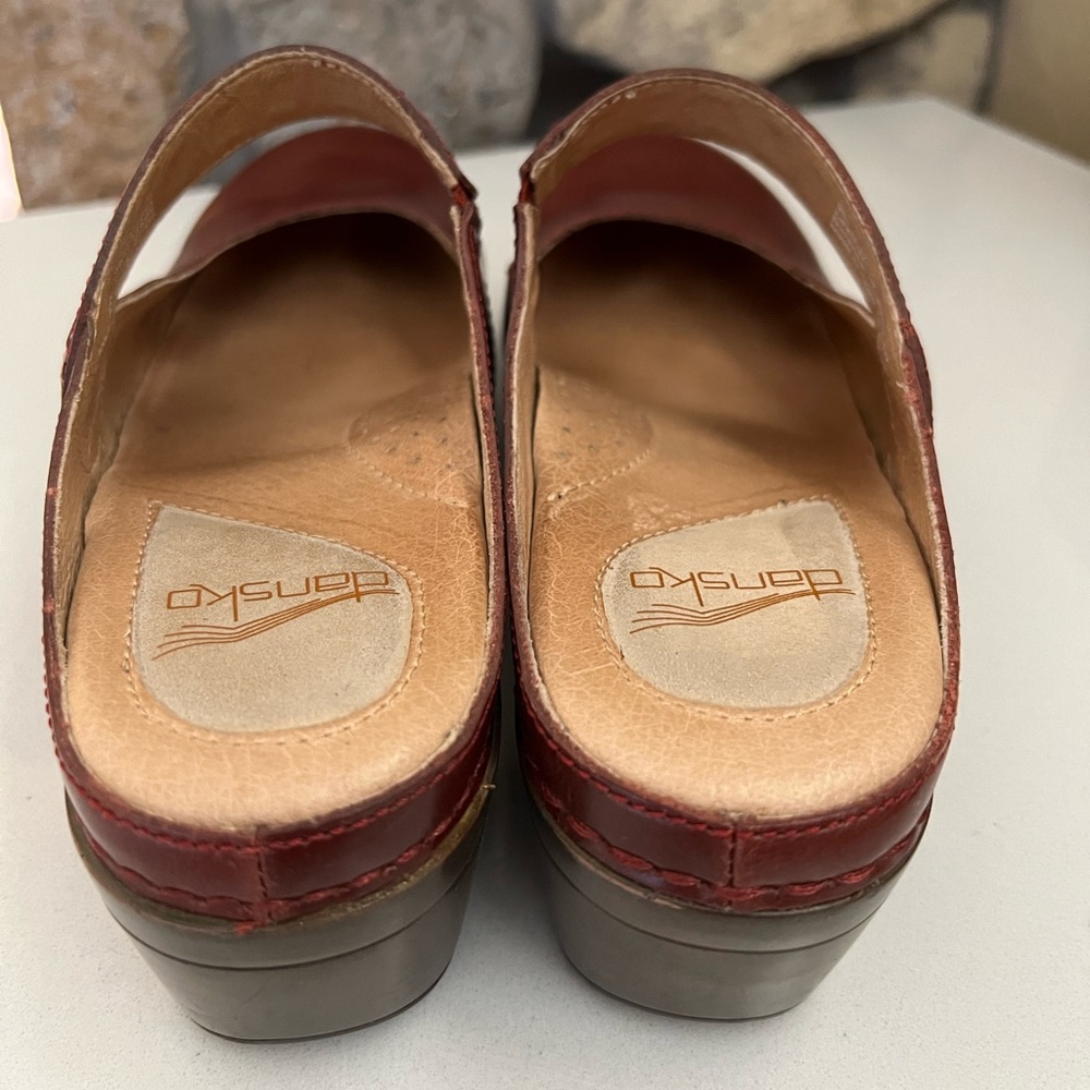 Dansko Solitaire in Red Veg Mary Jane Leather Clogs Size 40 - Picture 7 of 10